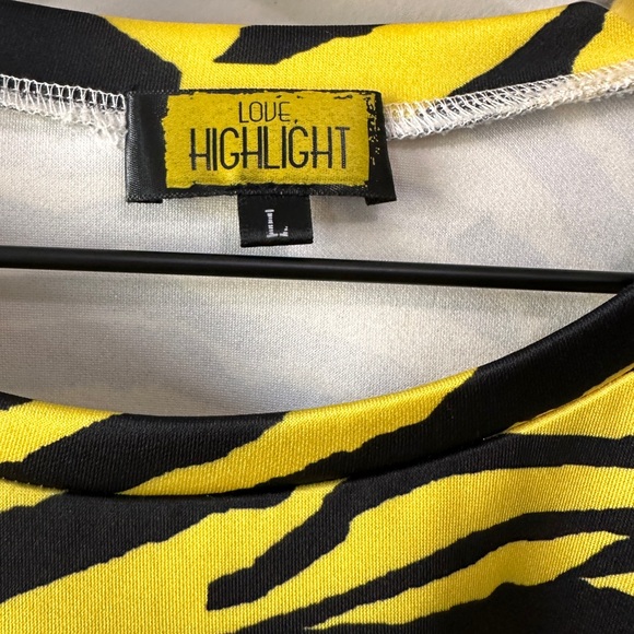 Yellow & Black Tiger Print Cropped Tshirt Size L - Picture 5 of 5